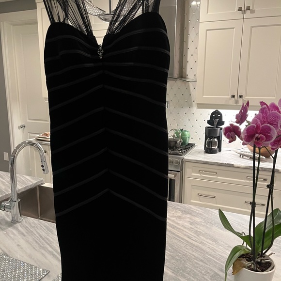 JS collections🖤 black velvet wiggle 🖤evening dress for formal event size 10🖤 - Picture 3 of 17